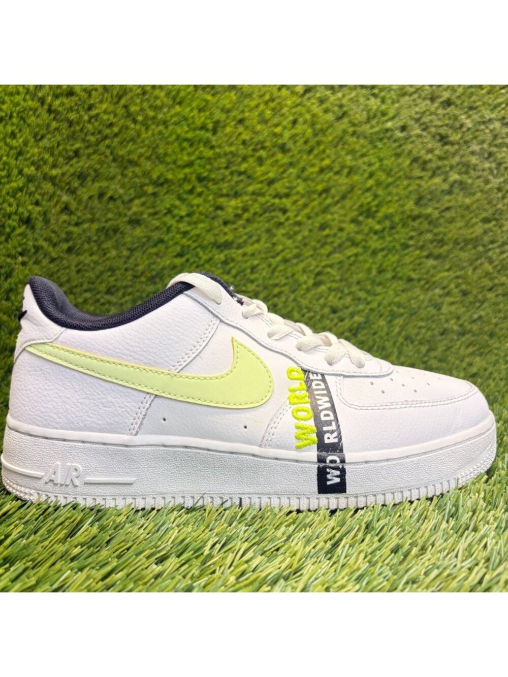 Nike Air Force 1 LV8 Boys Size 6Y White Yellow Athletic Leather Shoes Sneakers